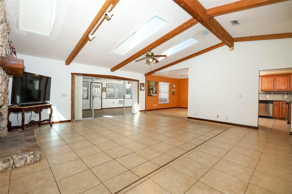 For Sale: $529,900 (4 beds, 2 baths, 2780 Square Feet)