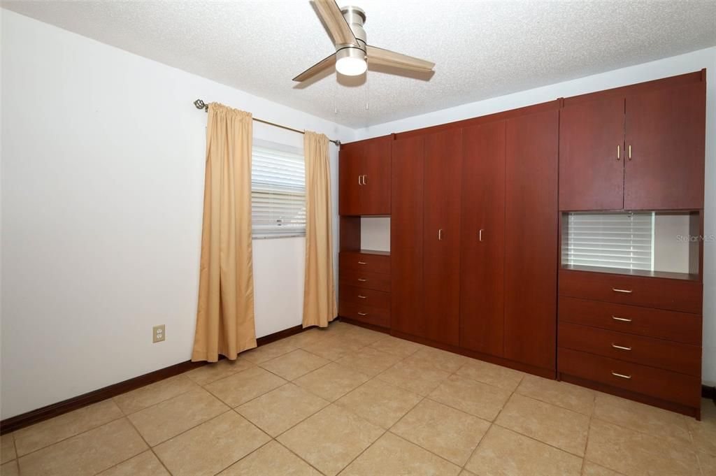 For Sale: $529,900 (4 beds, 2 baths, 2780 Square Feet)