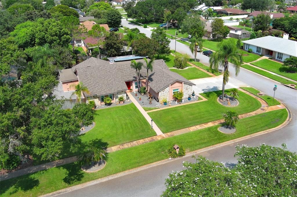 For Sale: $529,900 (4 beds, 2 baths, 2780 Square Feet)