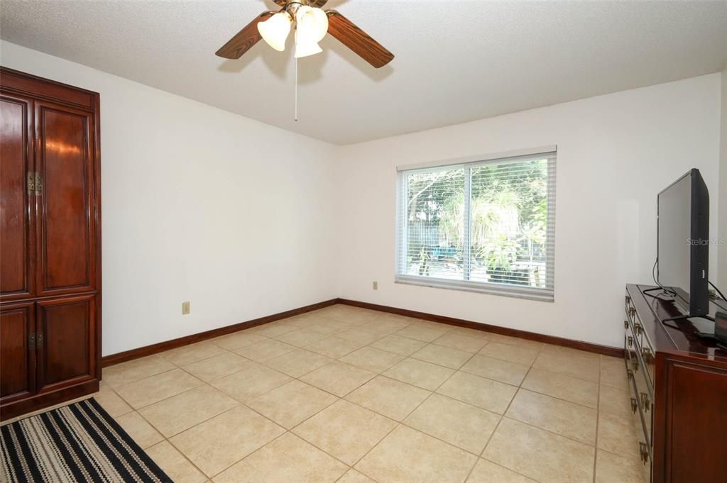For Sale: $529,900 (4 beds, 2 baths, 2780 Square Feet)