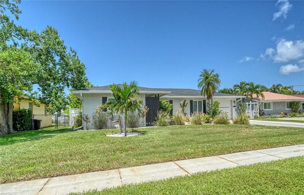 For Sale: $435,000 (2 beds, 2 baths, 1419 Square Feet)