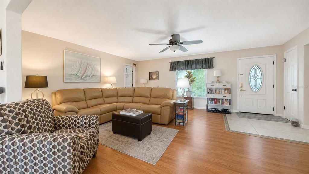 For Sale: $435,000 (2 beds, 2 baths, 1419 Square Feet)