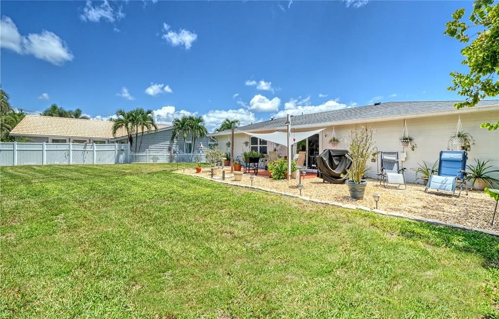 For Sale: $435,000 (2 beds, 2 baths, 1419 Square Feet)