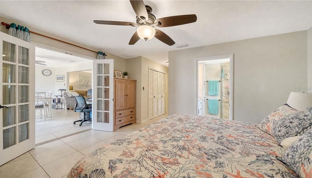 For Sale: $435,000 (2 beds, 2 baths, 1419 Square Feet)