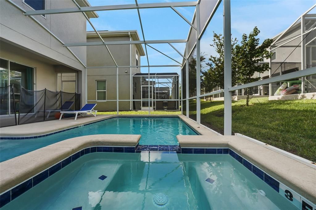 En Venta: $595,000 (6 camas, 5 baños, 3291 Pies cuadrados)