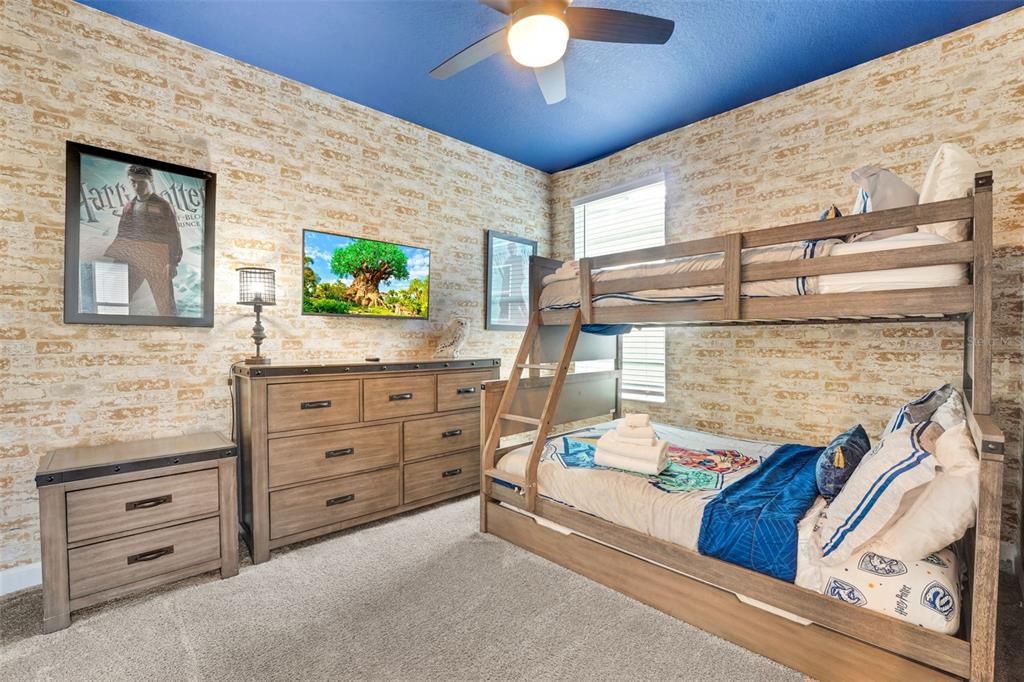 En Venta: $595,000 (6 camas, 5 baños, 3291 Pies cuadrados)