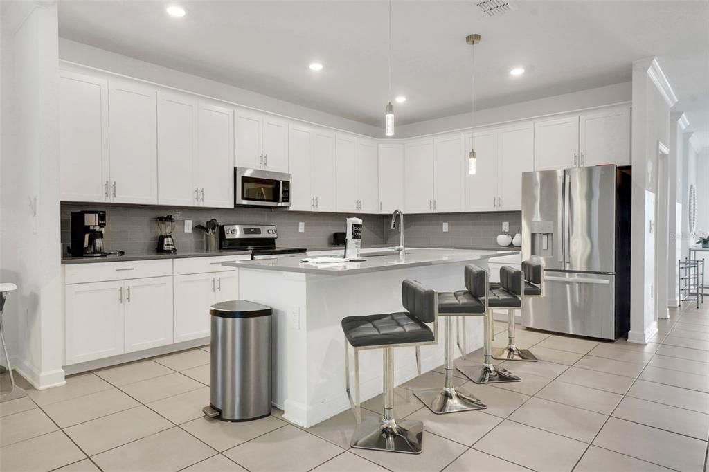 En Venta: $595,000 (6 camas, 5 baños, 3291 Pies cuadrados)