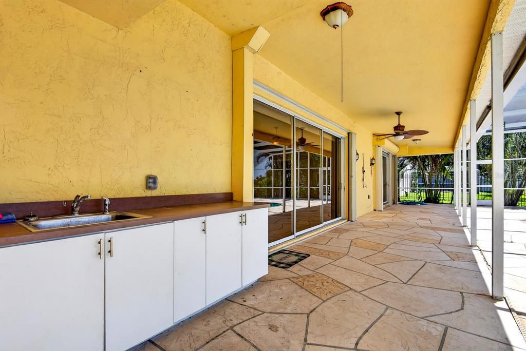 For Sale: $771,000 (3 beds, 2 baths, 2544 Square Feet)