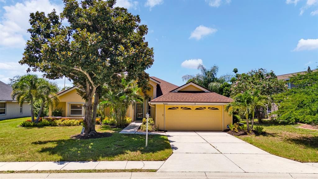 For Sale: $771,000 (3 beds, 2 baths, 2544 Square Feet)