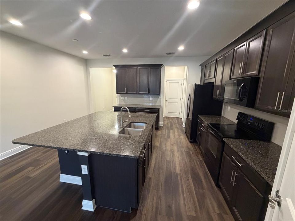 For Rent: $2,700 (3 beds, 2 baths, 1716 Square Feet)