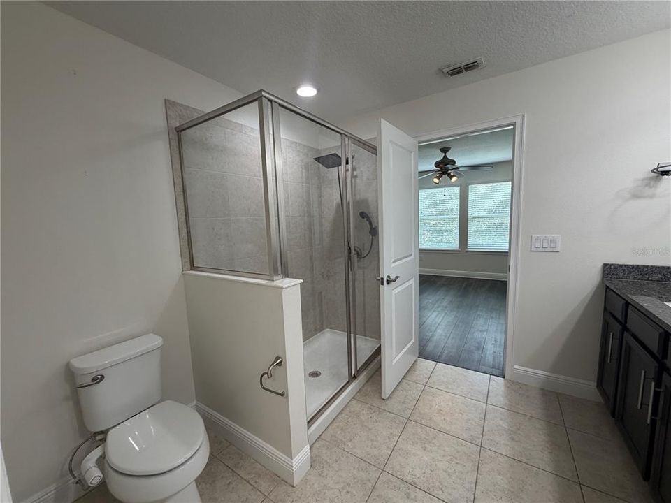 For Rent: $2,700 (3 beds, 2 baths, 1716 Square Feet)