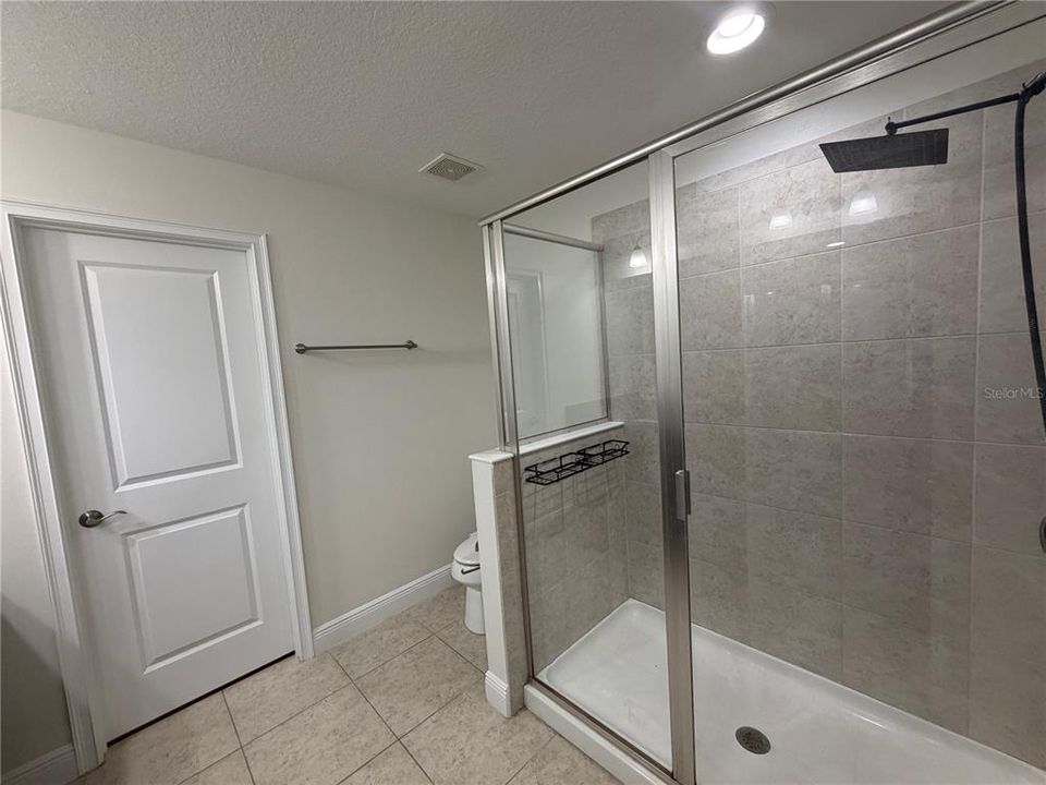 For Rent: $2,700 (3 beds, 2 baths, 1716 Square Feet)