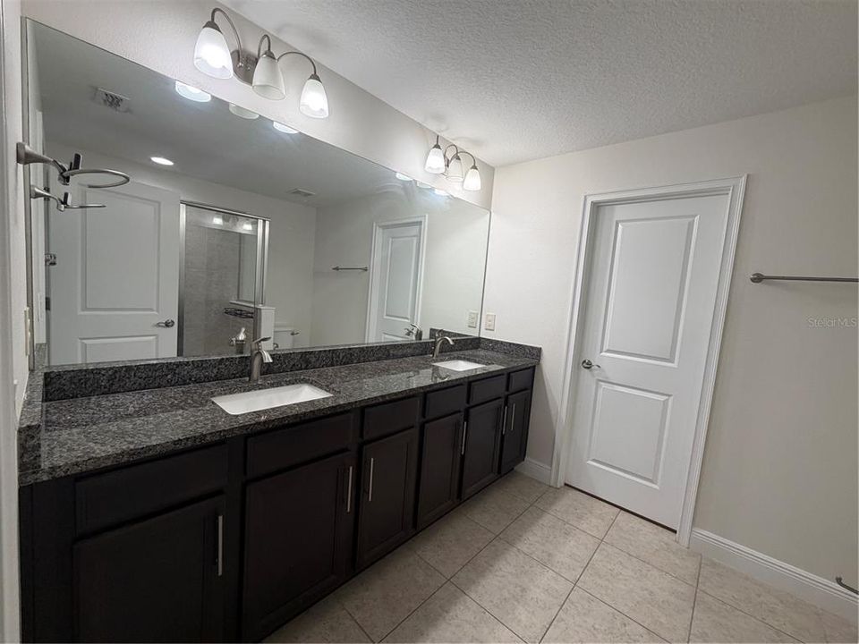 For Rent: $2,700 (3 beds, 2 baths, 1716 Square Feet)
