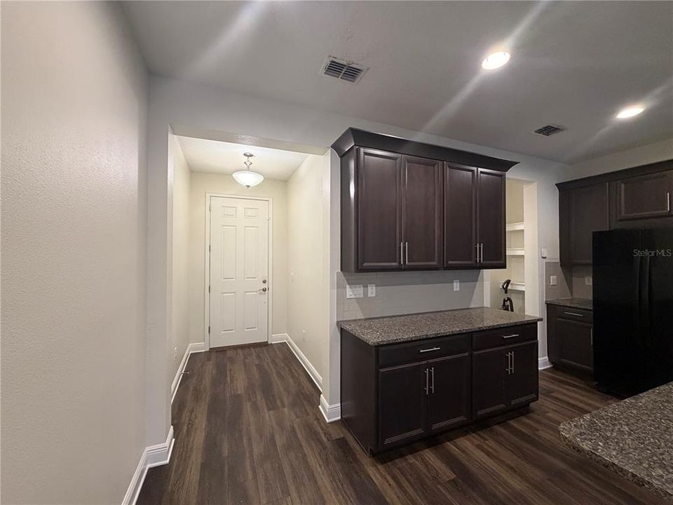 For Rent: $2,700 (3 beds, 2 baths, 1716 Square Feet)
