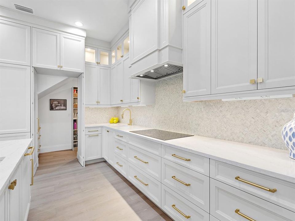 For Sale: $5,885,000 (4 beds, 4 baths, 3647 Square Feet)