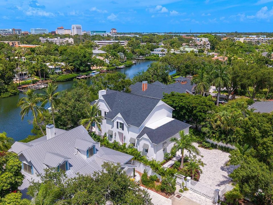 For Sale: $5,885,000 (4 beds, 4 baths, 3647 Square Feet)