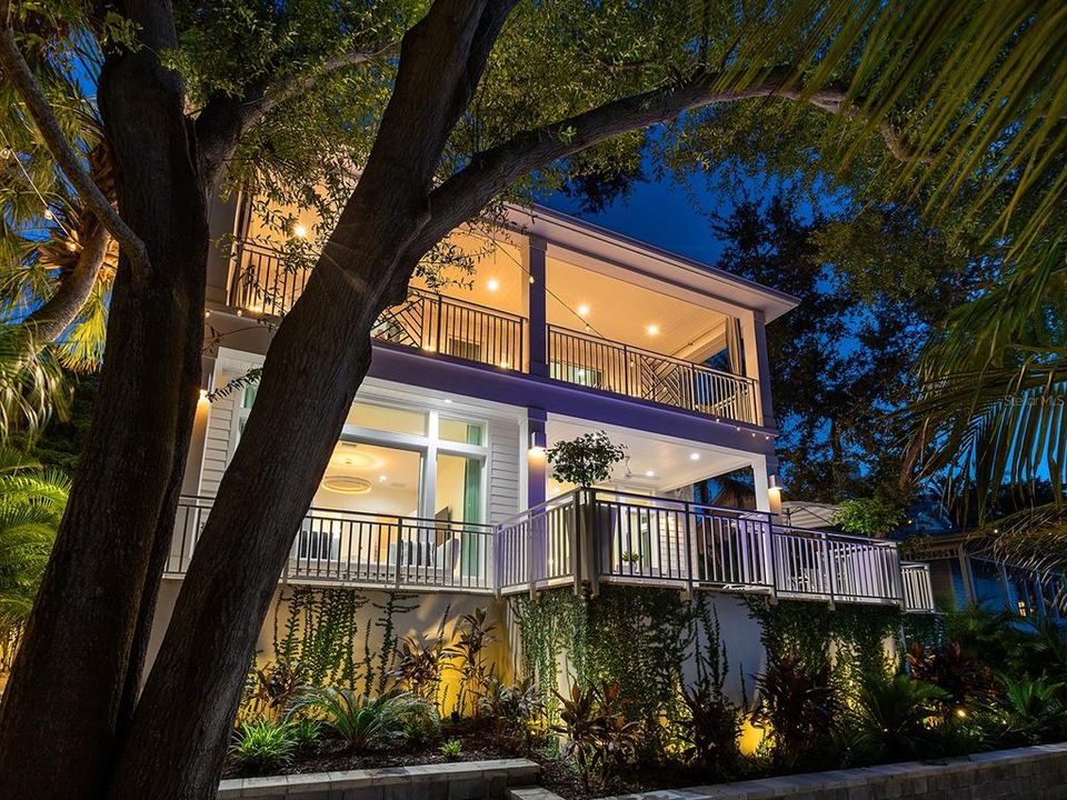 For Sale: $5,885,000 (4 beds, 4 baths, 3647 Square Feet)