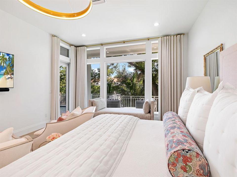 For Sale: $5,885,000 (4 beds, 4 baths, 3647 Square Feet)