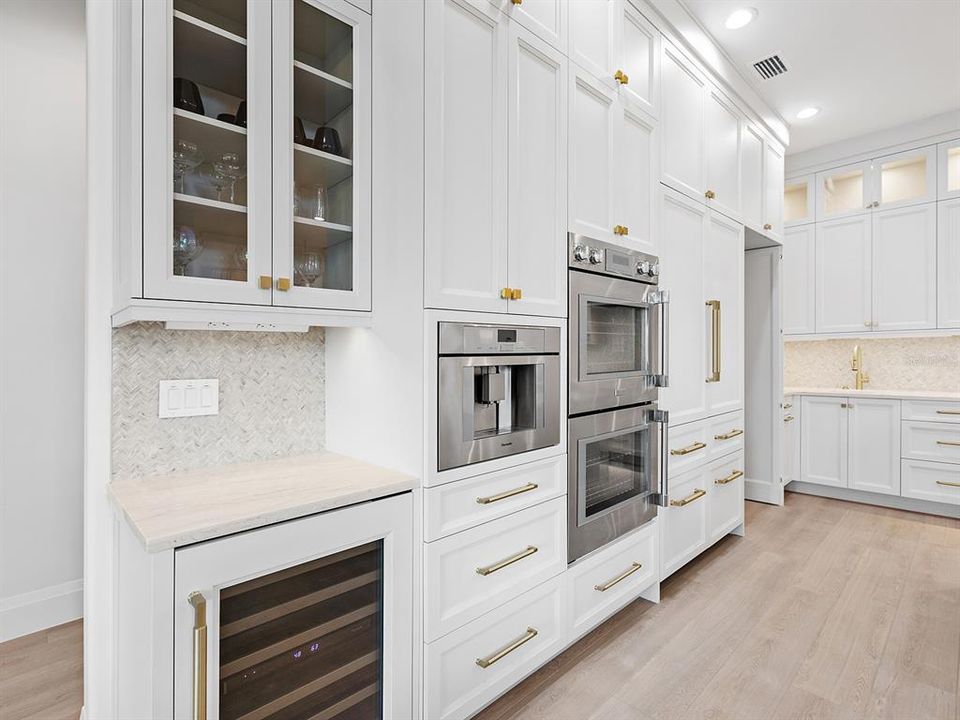For Sale: $5,885,000 (4 beds, 4 baths, 3647 Square Feet)