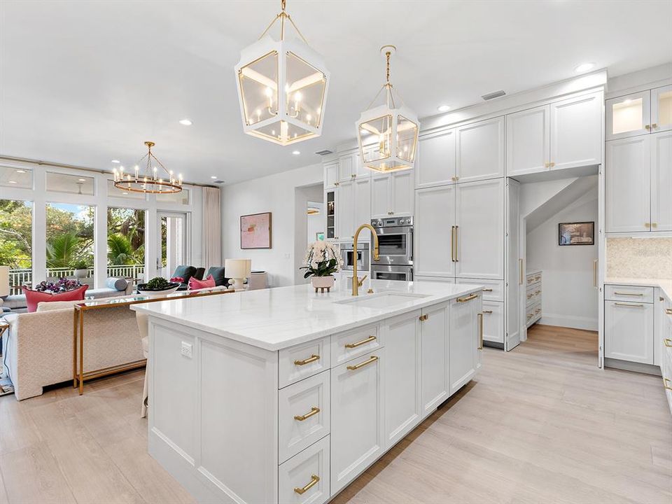 For Sale: $5,885,000 (4 beds, 4 baths, 3647 Square Feet)