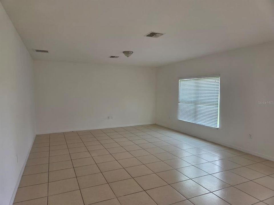 For Rent: $2,500 (4 beds, 3 baths, 2830 Square Feet)