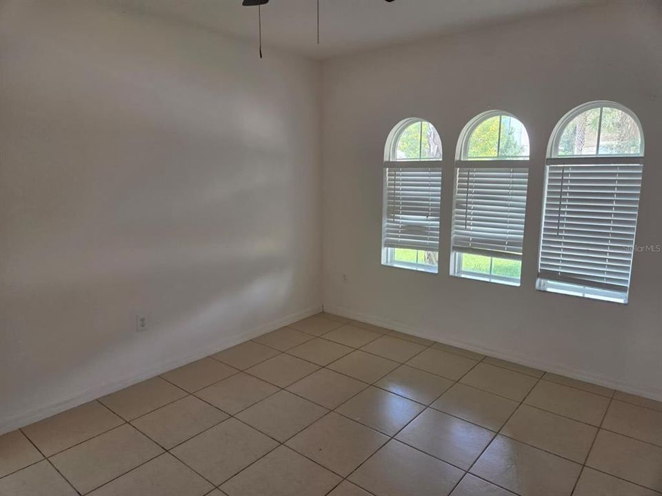 For Rent: $2,500 (4 beds, 3 baths, 2830 Square Feet)