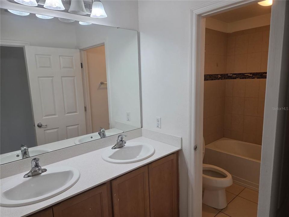 For Rent: $2,500 (4 beds, 3 baths, 2830 Square Feet)