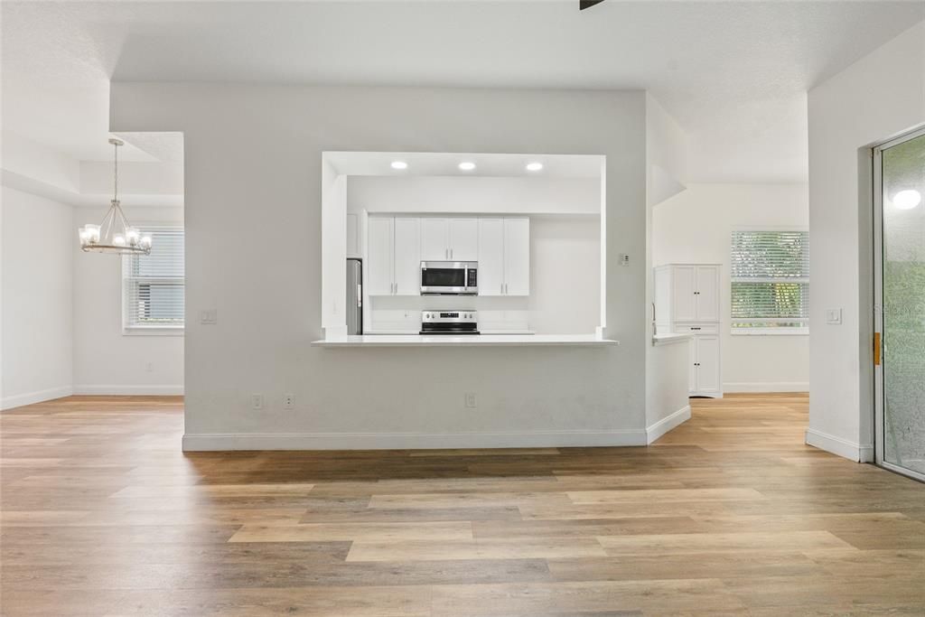 For Sale: $290,000 (2 beds, 2 baths, 1438 Square Feet)