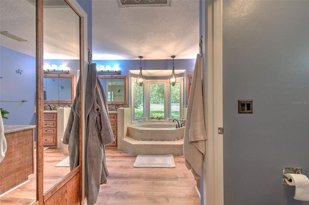 For Sale: $875,000 (4 beds, 3 baths, 2840 Square Feet)