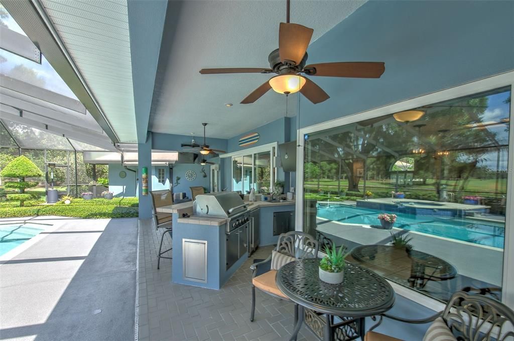 For Sale: $875,000 (4 beds, 3 baths, 2840 Square Feet)
