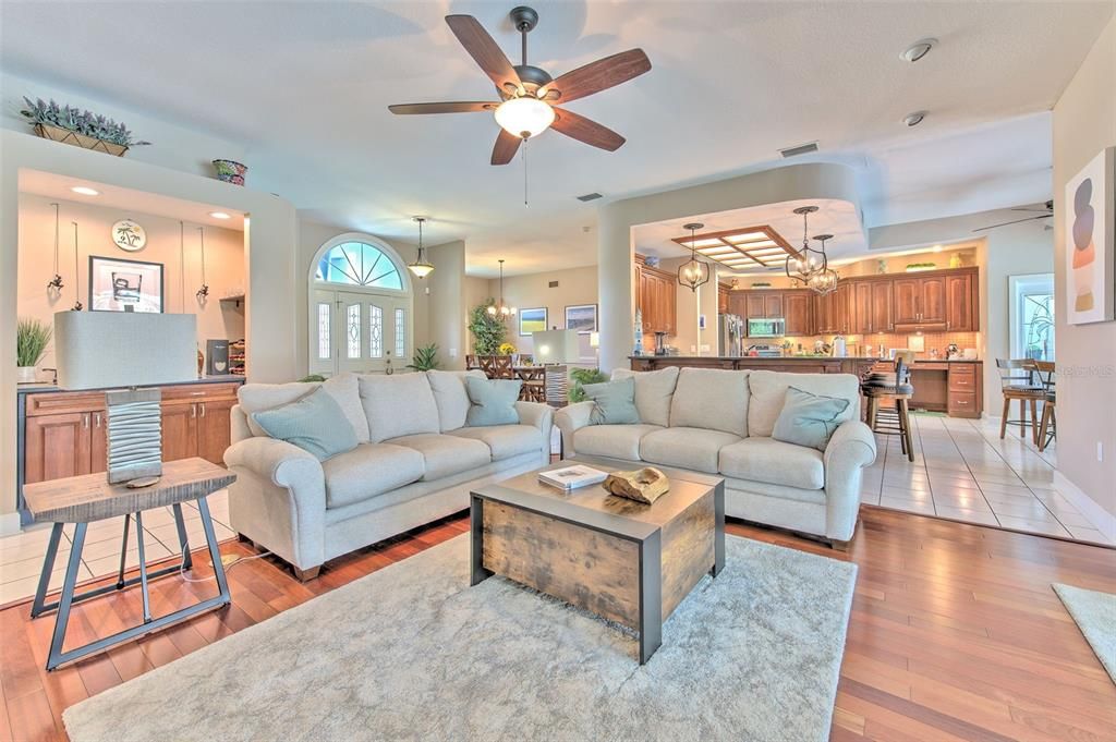 For Sale: $875,000 (4 beds, 3 baths, 2840 Square Feet)
