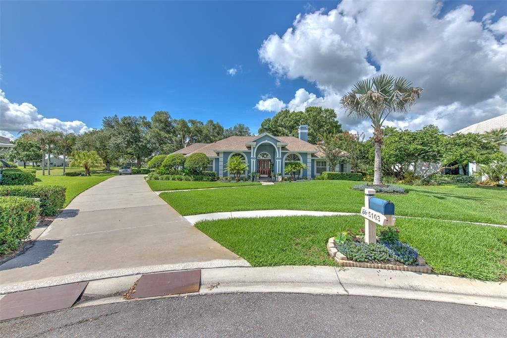 For Sale: $875,000 (4 beds, 3 baths, 2840 Square Feet)