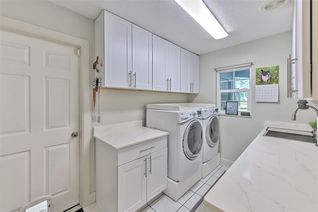 For Sale: $875,000 (4 beds, 3 baths, 2840 Square Feet)