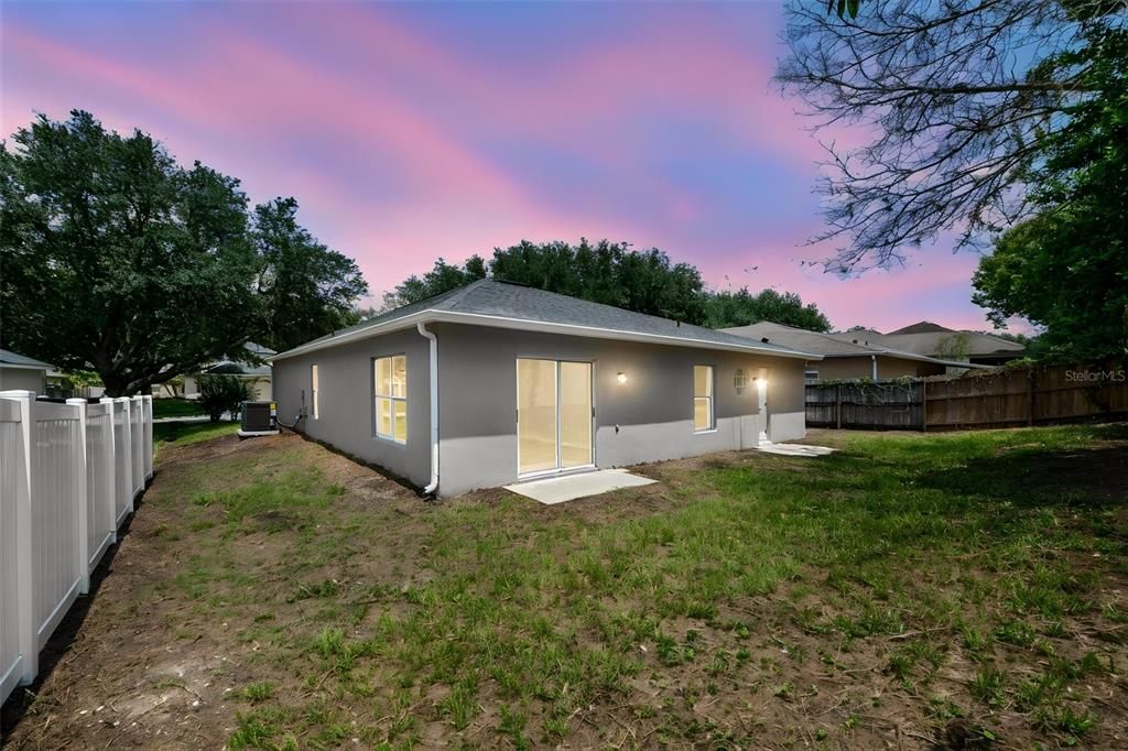 En Venta: $410,000 (4 camas, 2 baños, 1884 Pies cuadrados)