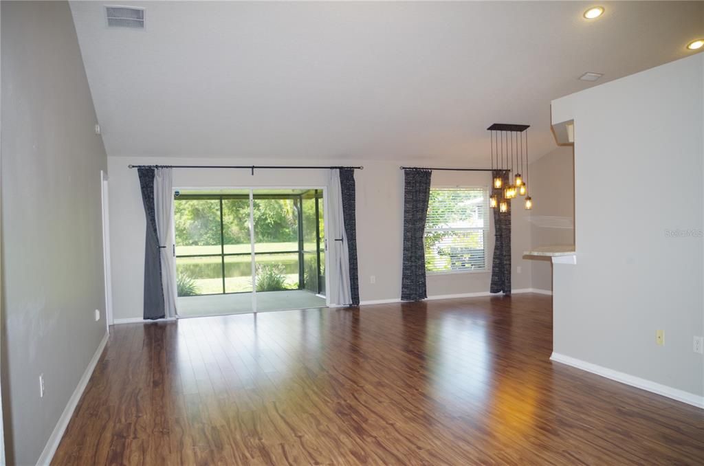 For Rent: $2,300 (3 beds, 2 baths, 1501 Square Feet)