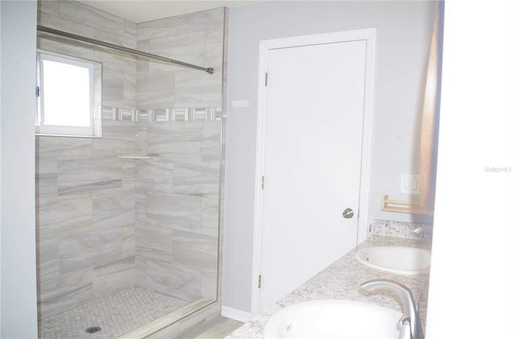 For Rent: $2,300 (3 beds, 2 baths, 1501 Square Feet)