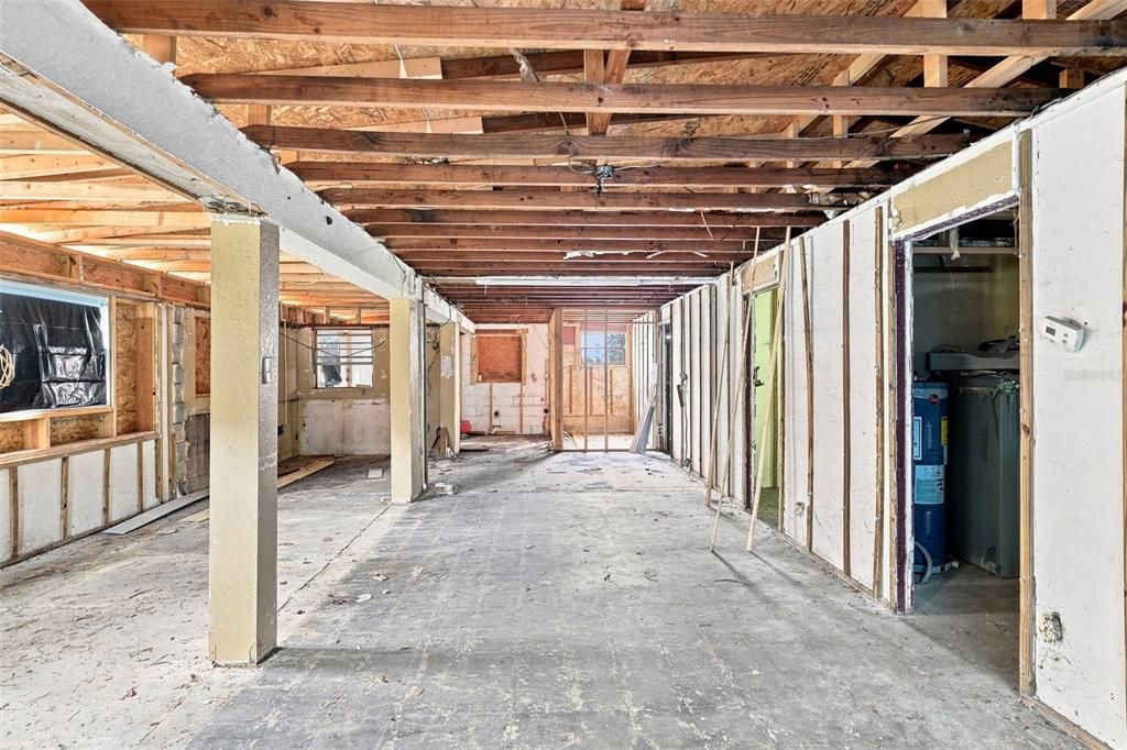 For Sale: $69,900 (3 beds, 1 baths, 934 Square Feet)