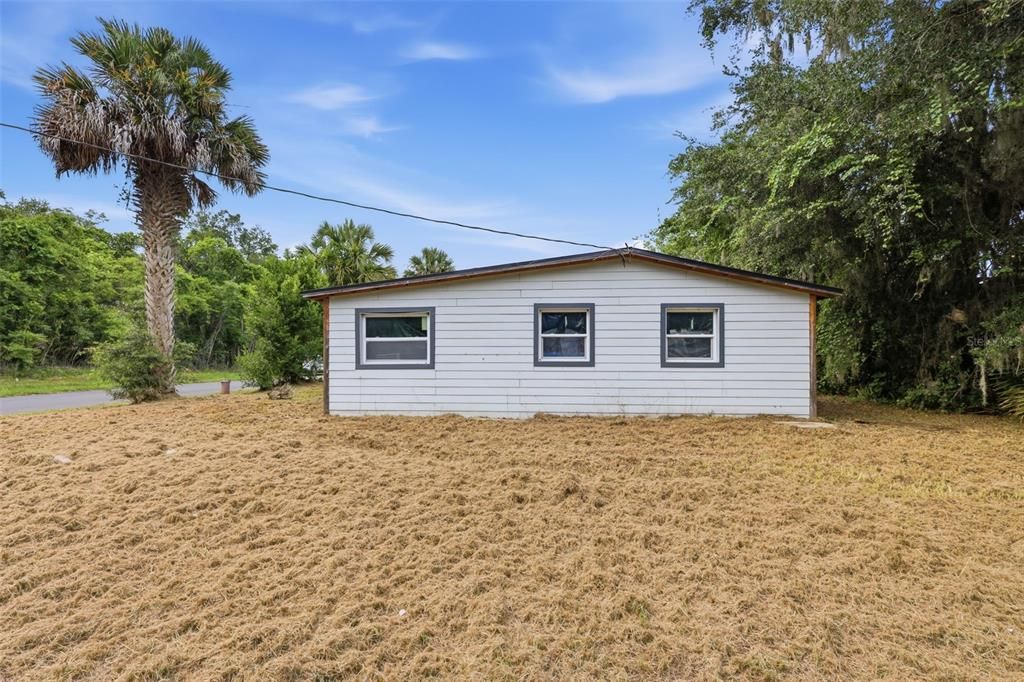 For Sale: $69,900 (3 beds, 1 baths, 934 Square Feet)