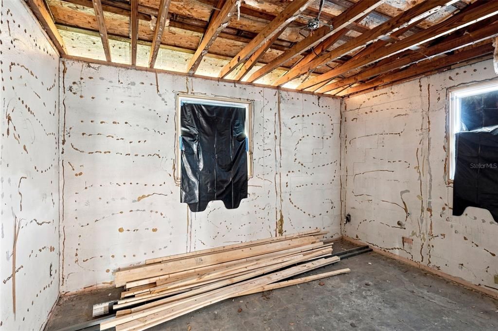 For Sale: $69,900 (3 beds, 1 baths, 934 Square Feet)