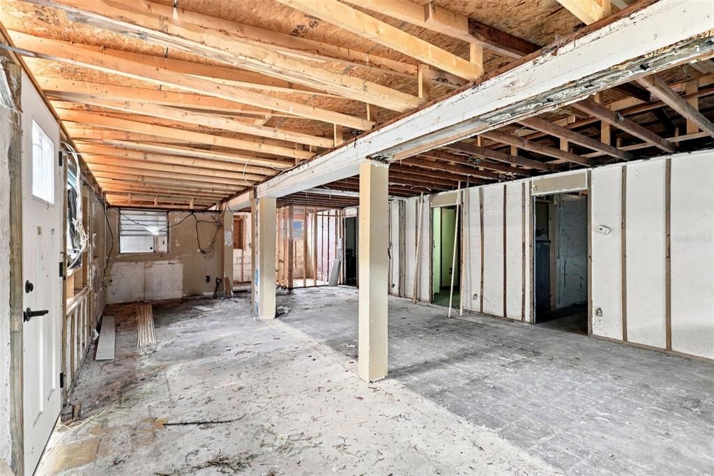 For Sale: $69,900 (3 beds, 1 baths, 934 Square Feet)