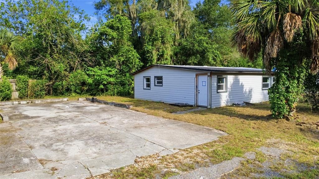 For Sale: $69,900 (3 beds, 1 baths, 934 Square Feet)