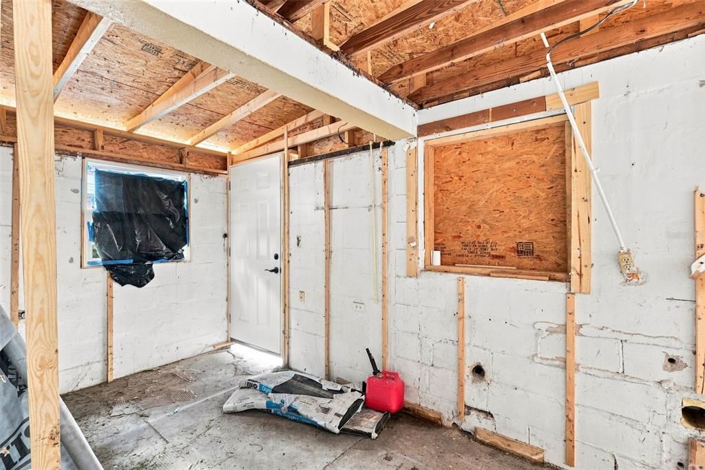 For Sale: $69,900 (3 beds, 1 baths, 934 Square Feet)