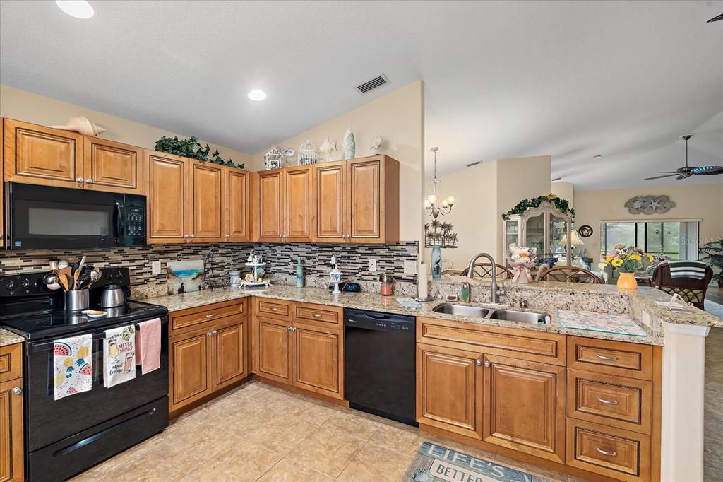 For Sale: $450,000 (3 beds, 2 baths, 1952 Square Feet)