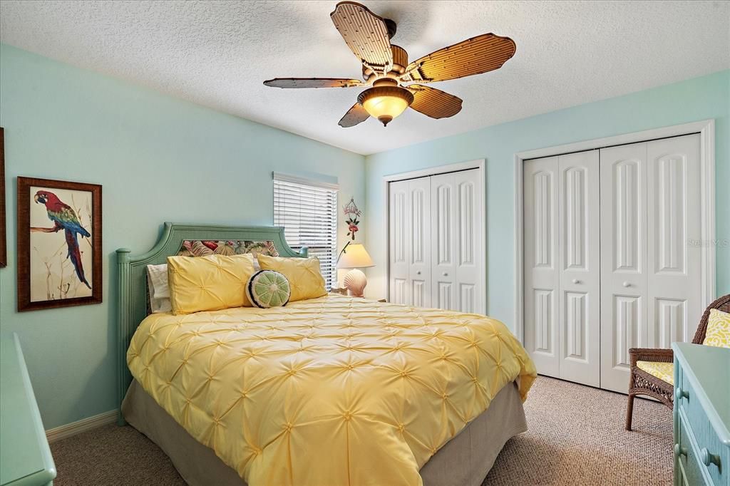 For Sale: $450,000 (3 beds, 2 baths, 1952 Square Feet)