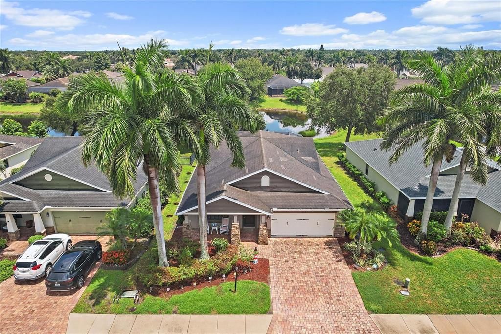 For Sale: $450,000 (3 beds, 2 baths, 1952 Square Feet)