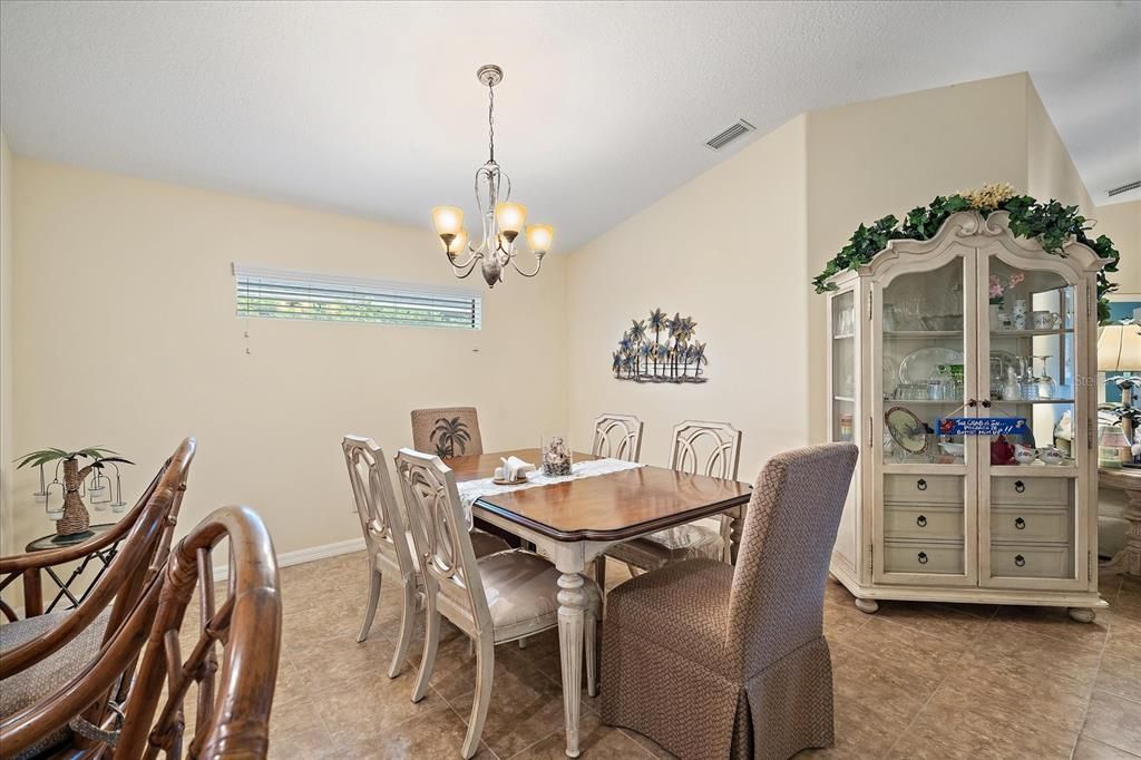 For Sale: $450,000 (3 beds, 2 baths, 1952 Square Feet)