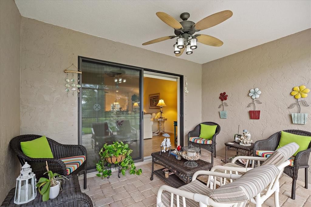For Sale: $450,000 (3 beds, 2 baths, 1952 Square Feet)