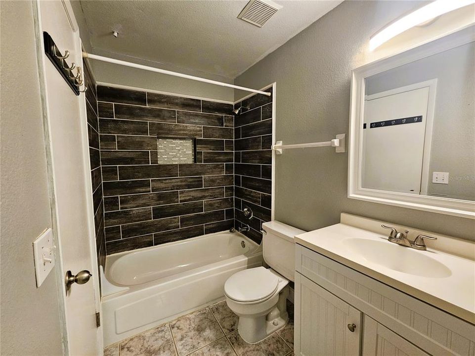 For Rent: $3,000 (2 beds, 2 baths, 1200 Square Feet)