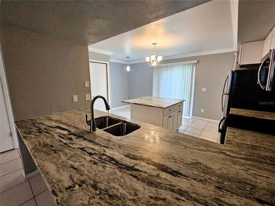 For Rent: $3,000 (2 beds, 2 baths, 1200 Square Feet)