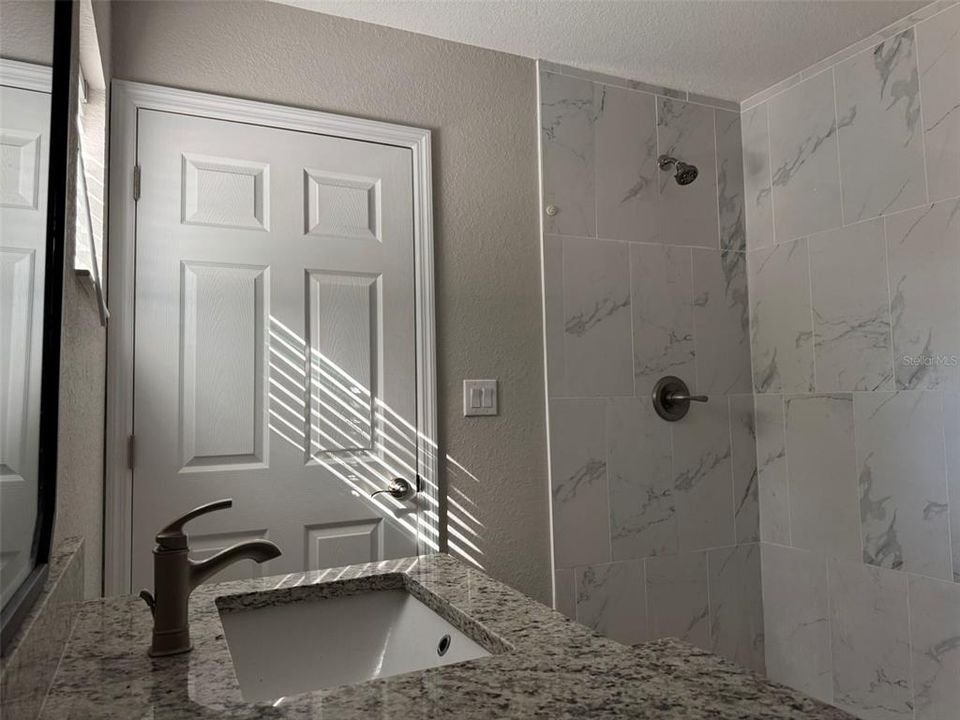 For Rent: $2,200 (3 beds, 2 baths, 1393 Square Feet)